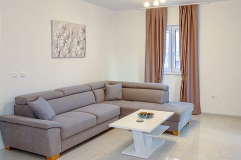 Apartments Nikol - Unit 376192-13