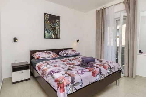 Apartments Beachfront Srima - Unit 376205-13
