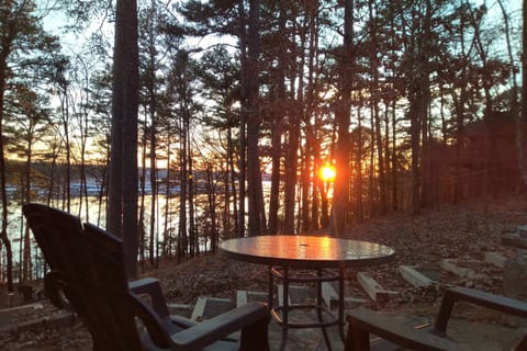Breathtaking sunset views over Greers Ferry Lake, perfect for ending your day in tranquility