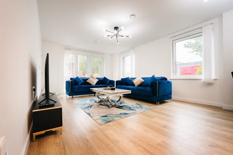 Luxury apartment next to London City Airport (LCY)