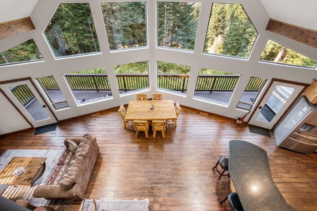 cle-elum-hideaway:-hot-tubgame-roomgrillandviews/