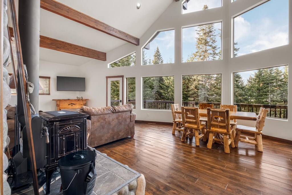 cle-elum-hideaway:-hot-tubgame-roomgrillandviews/