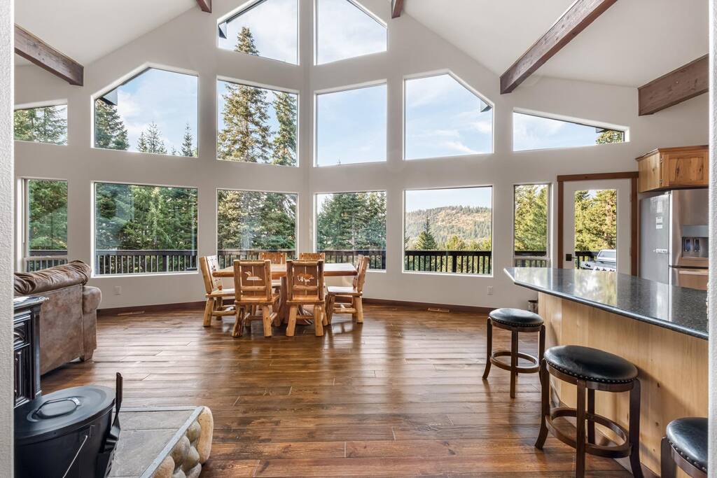 cle-elum-hideaway:-hot-tubgame-roomgrillandviews/