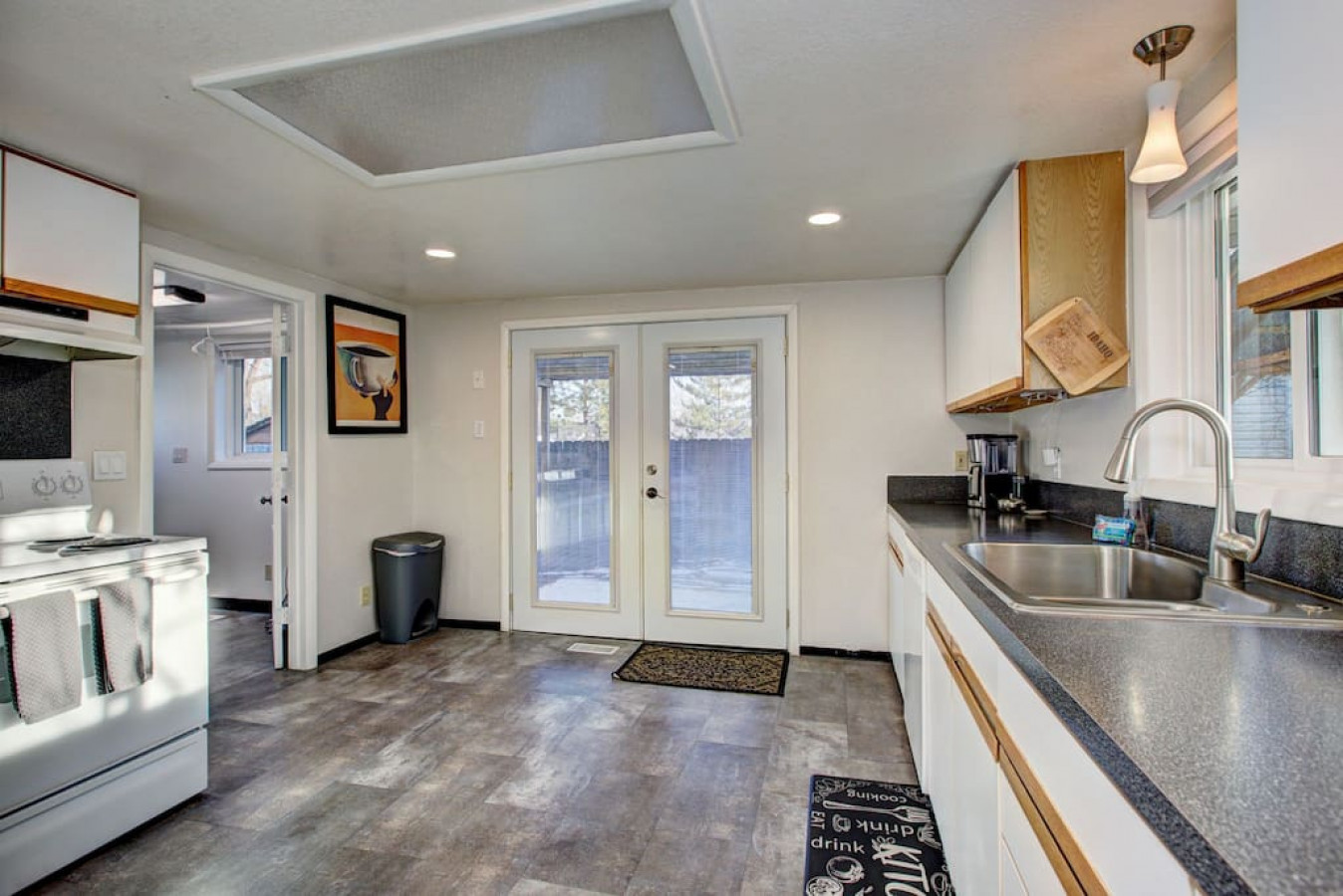 little-blue-bungalow-pet-friendly-fenced-yard!/