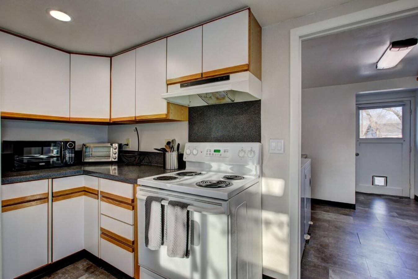 little-blue-bungalow-pet-friendly-fenced-yard!/