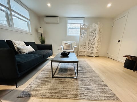 Modern Downstairs North End Bungalow in Hyde Park