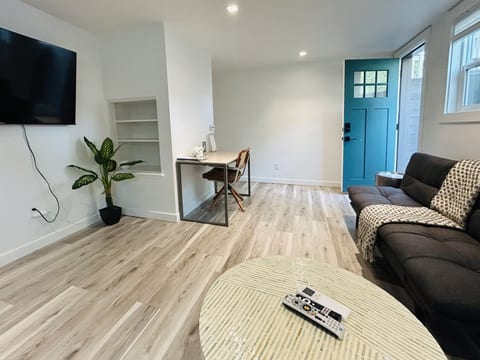 Modern North End Bungalow Downstairs w/Parking!