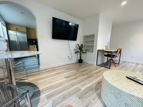 Modern North End Bungalow Downstairs w/Parking!