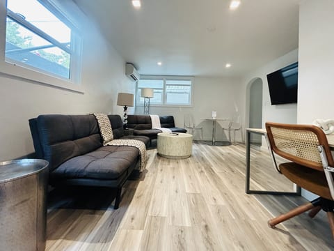 Modern North End Bungalow Downstairs w/Parking!