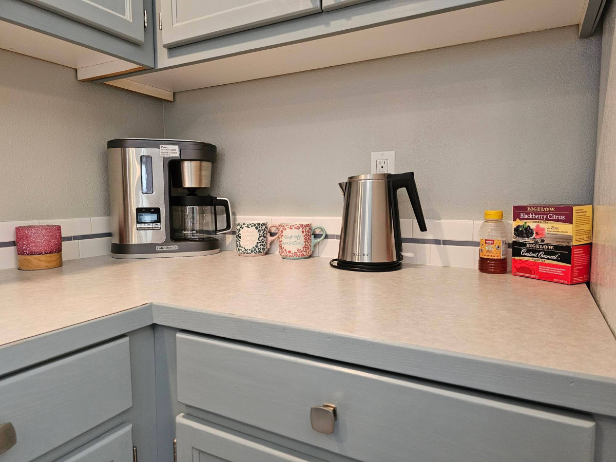 hello-dolly!-starid-near-river-and-wineries!/