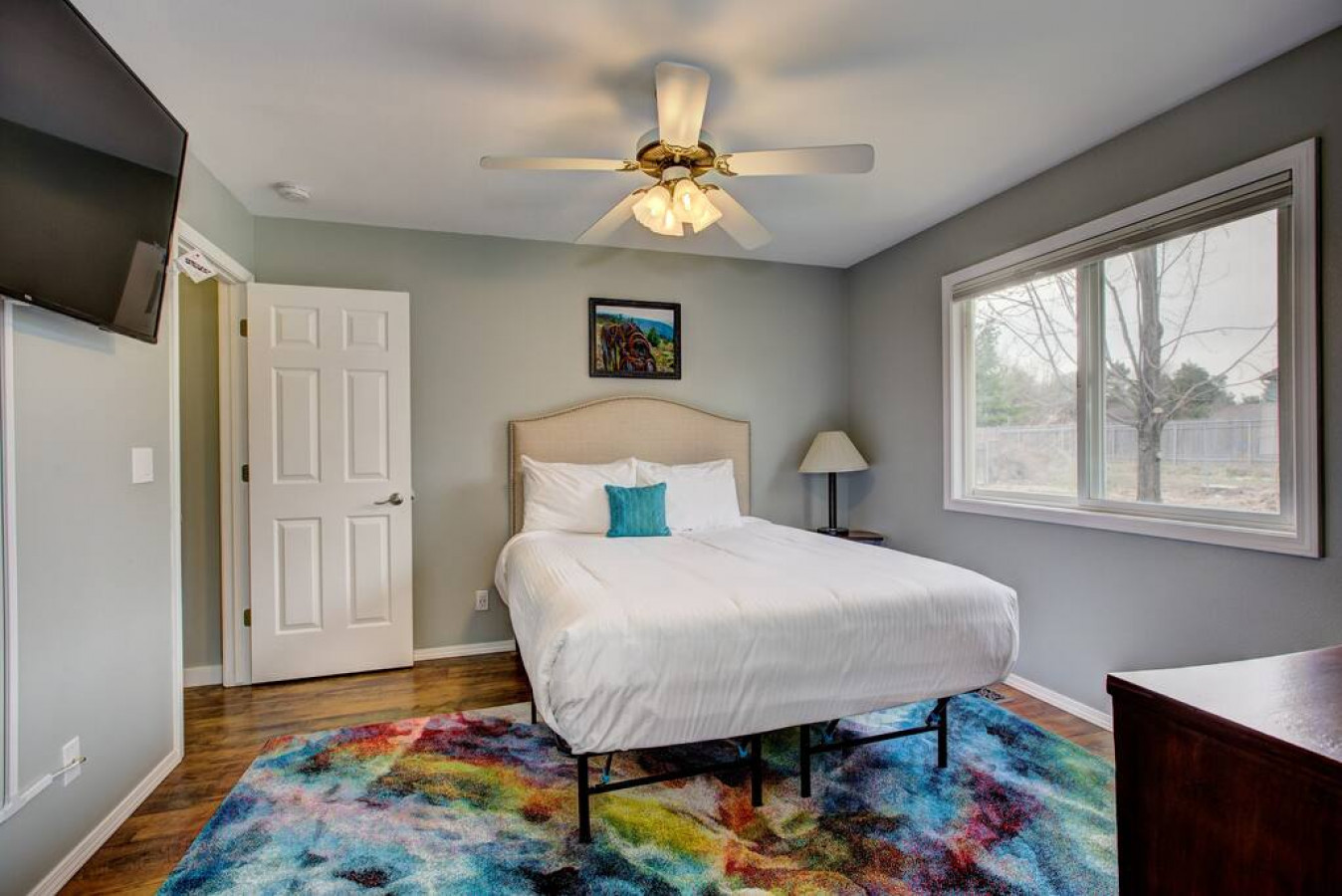 hello-dolly!-starid-near-river-and-wineries!/