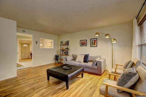 Sunset Home Pet Friendly Fenced Yard/Foothills