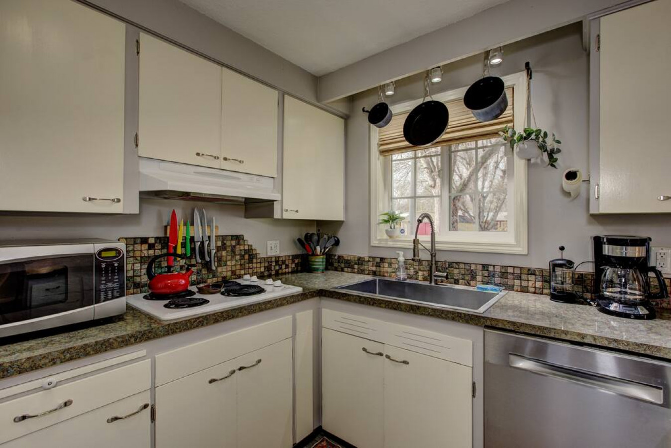 sunset-home-pet-friendly-fenced-yardfoothills/