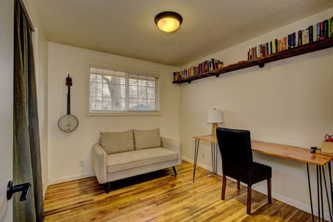 Sunset Home Pet Friendly Fenced Yard/Foothills
