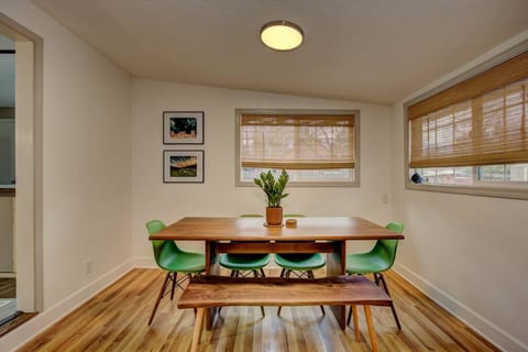 Sunset Home Pet Friendly Fenced Yard/Foothills