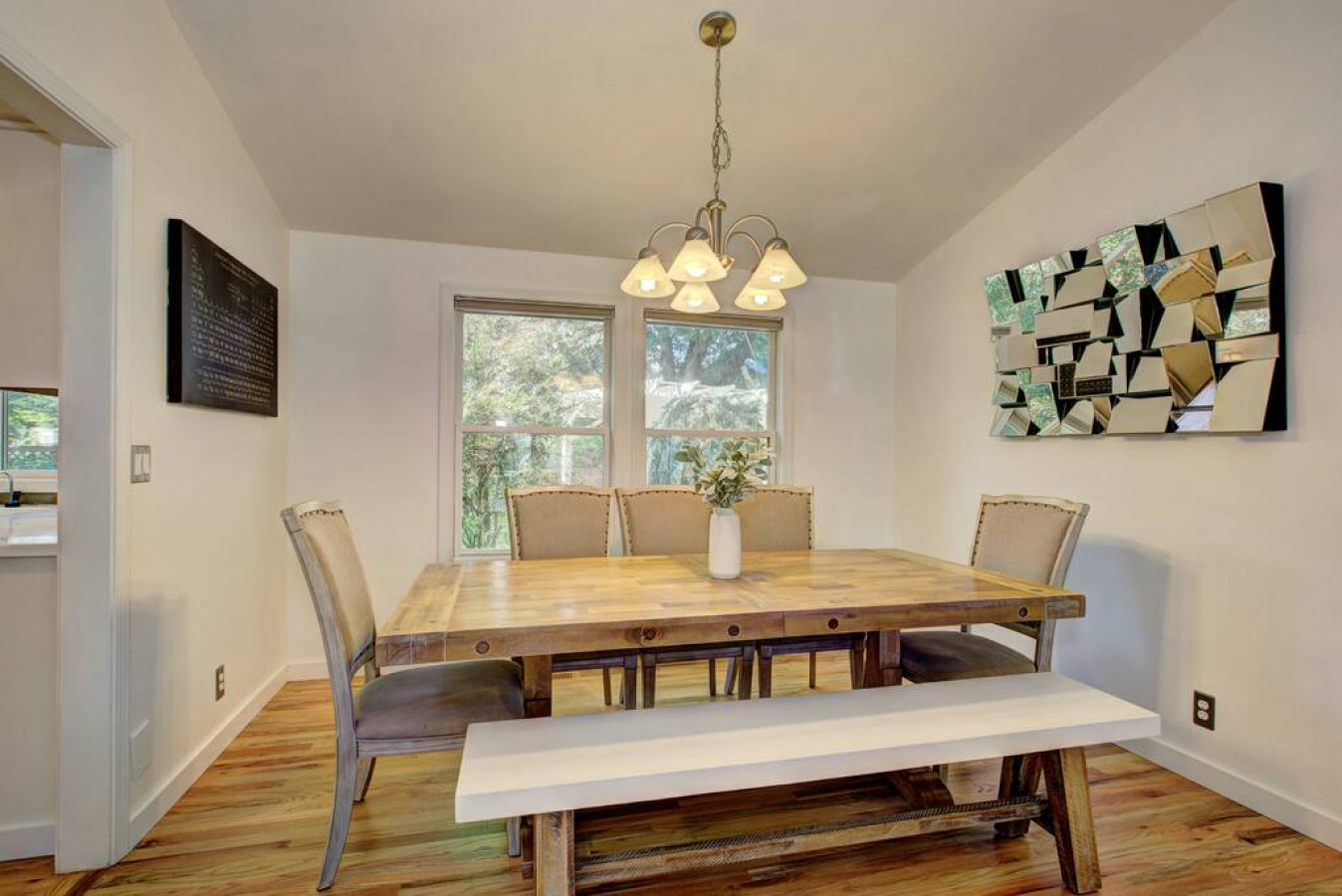 serenity-gardens-hot-tub!-fire-pit!-near-the-river-walk/