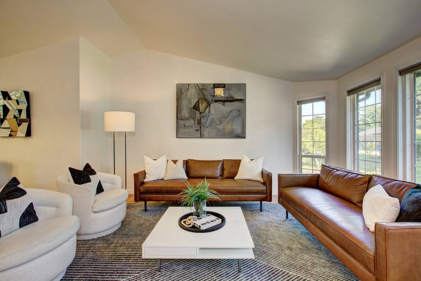 serenity-gardens-hot-tub!-fire-pit!-near-the-river-walk/