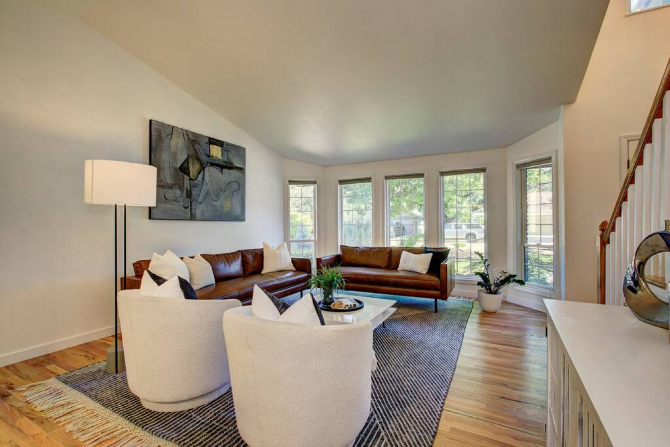 serenity-gardens-hot-tub!-fire-pit!-near-the-river-walk/