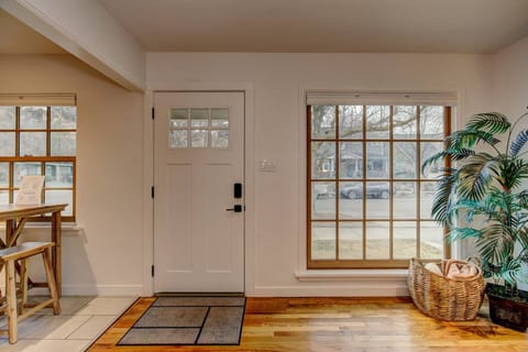 Newly Renovated North End Bungalow19 w/Parking