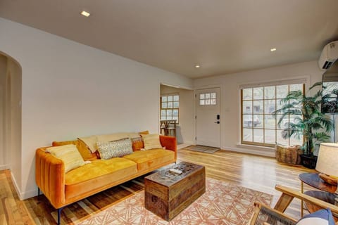 Newly Renovated North End Bungalow19 w/Parking