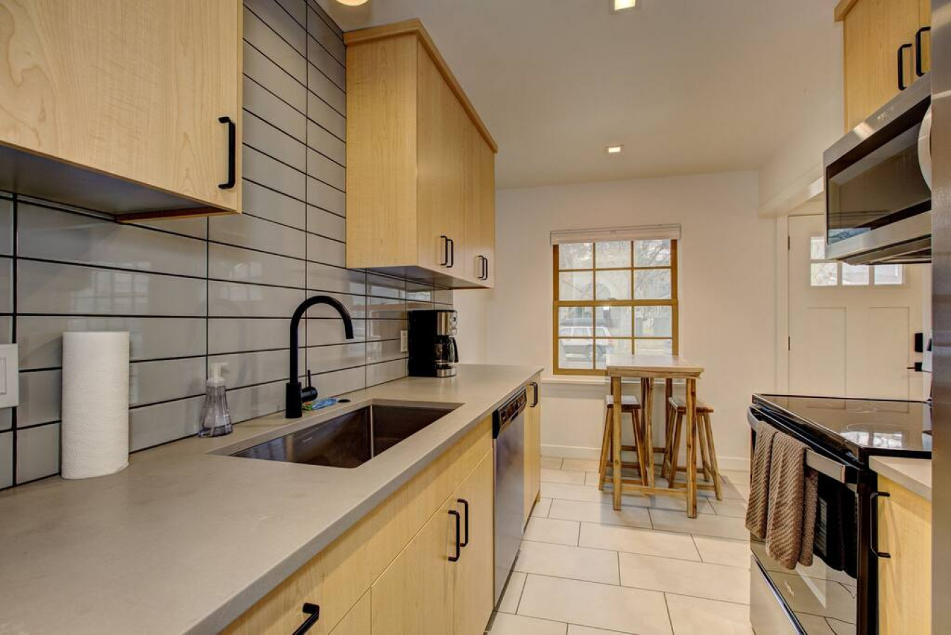 newly-renovated-north-end-bungalow19-wparking/