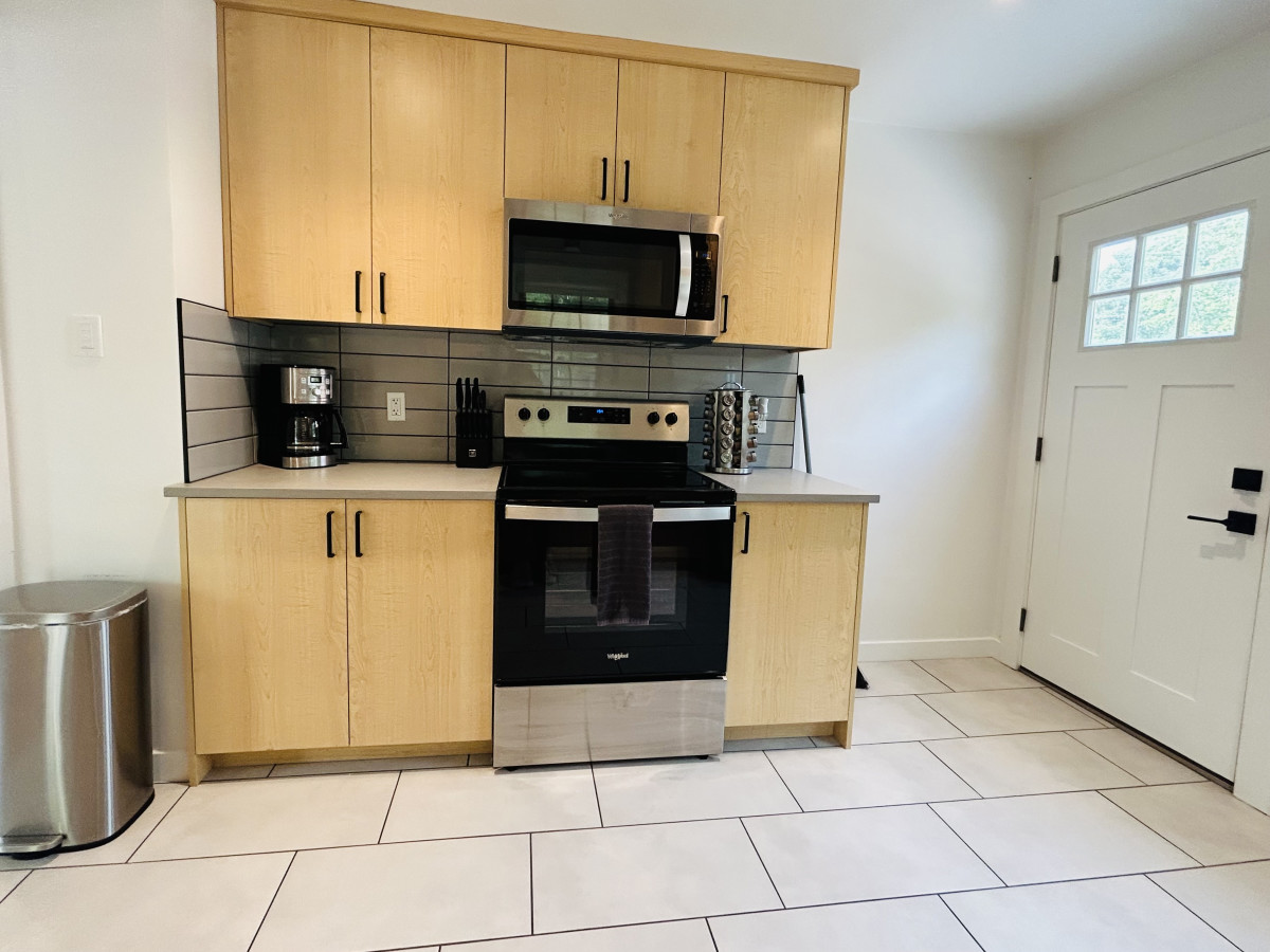 1917-north-end-bungalow-parking-in-hyde-park/