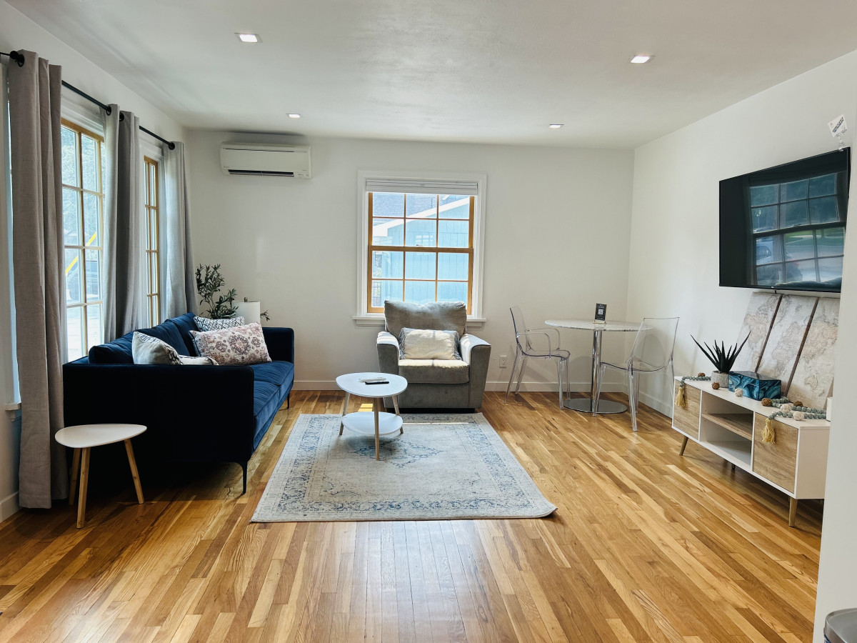 1917-north-end-bungalow-parking-in-hyde-park/