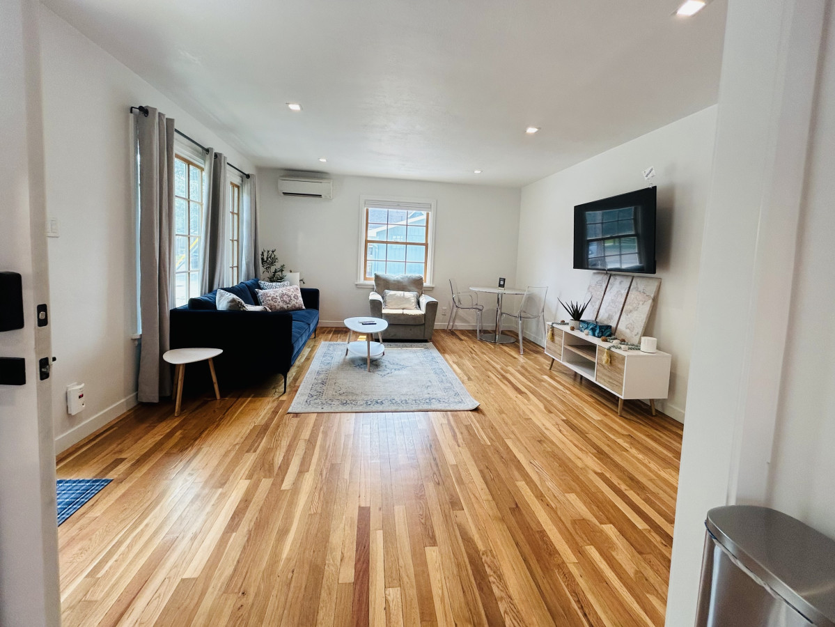 1917-north-end-bungalow-parking-in-hyde-park/