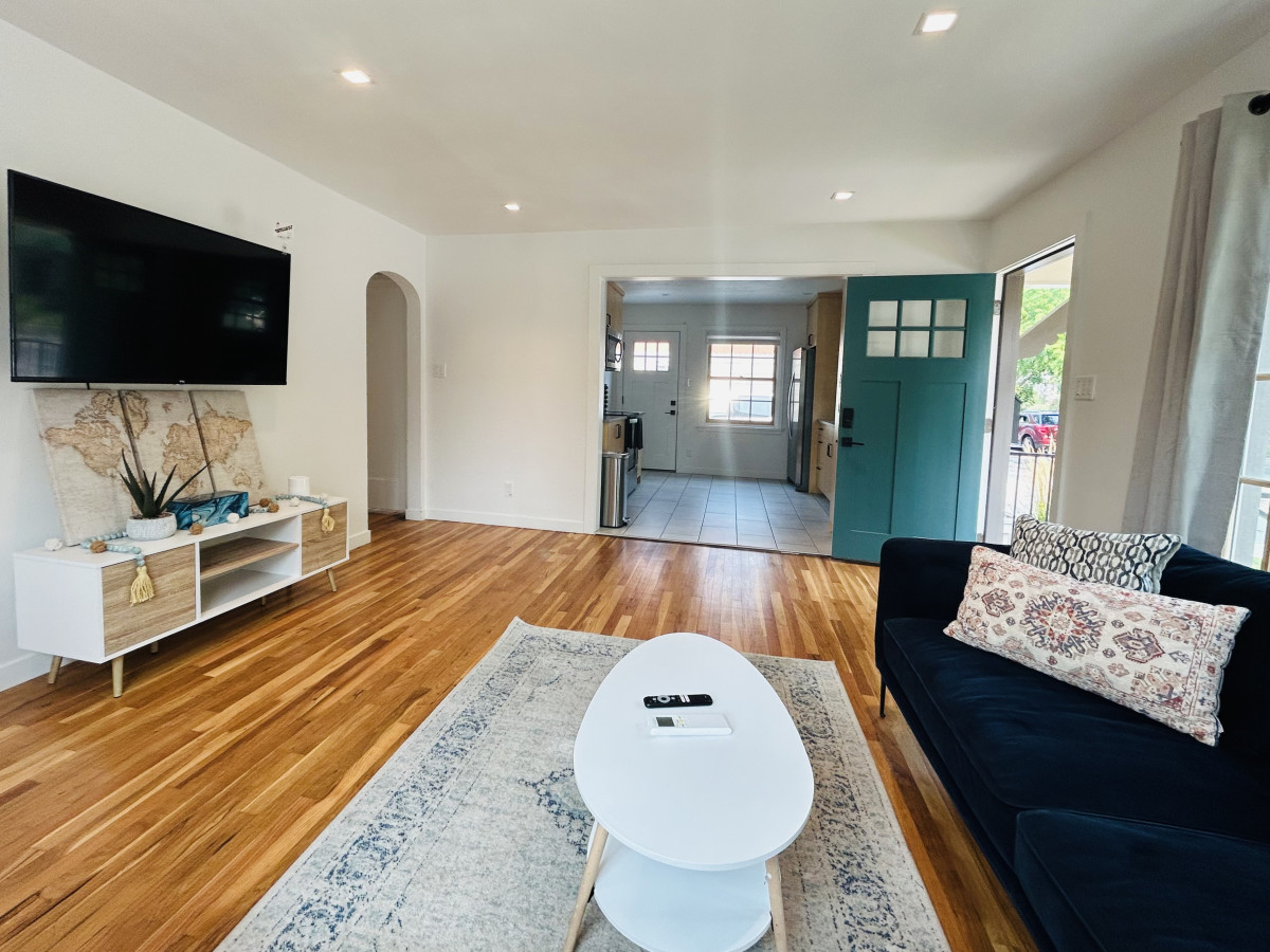 1917-north-end-bungalow-parking-in-hyde-park/