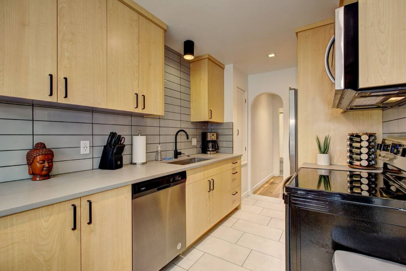 newly-renovated-in-hyde-park-21parking-+laundry/