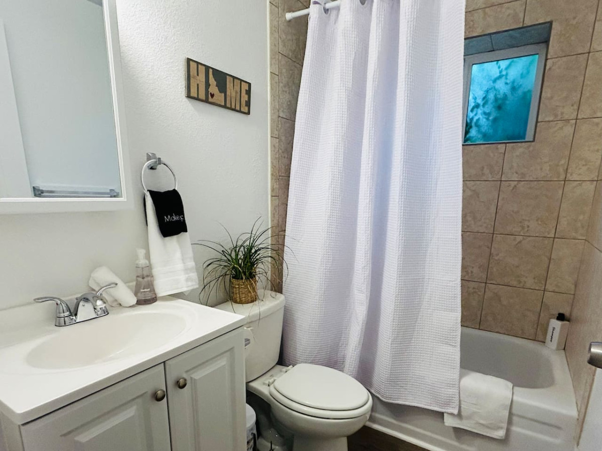 westerhaven-2-bd-garden-level/