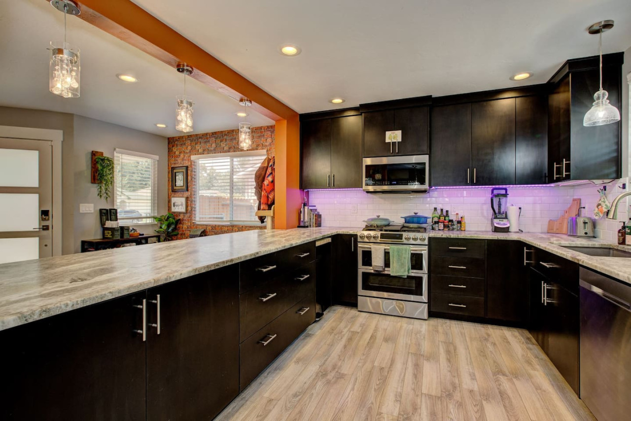 urban-cowgirl-on-boise-greenbelt/