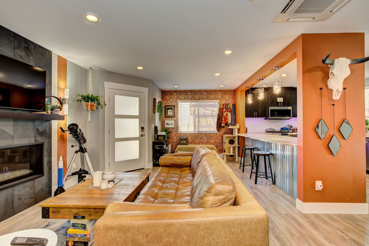 urban-cowgirl-on-boise-greenbelt/