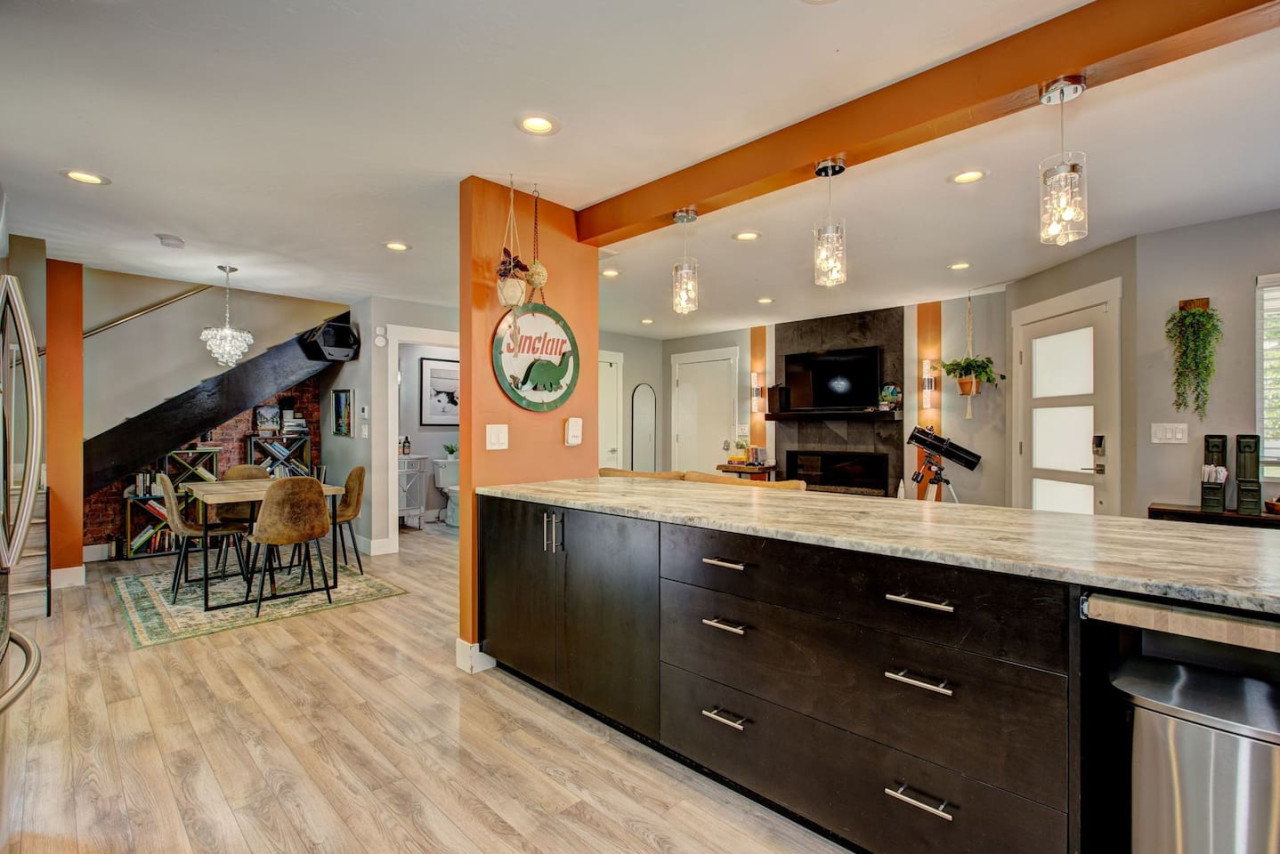 urban-cowgirl-on-boise-greenbelt/