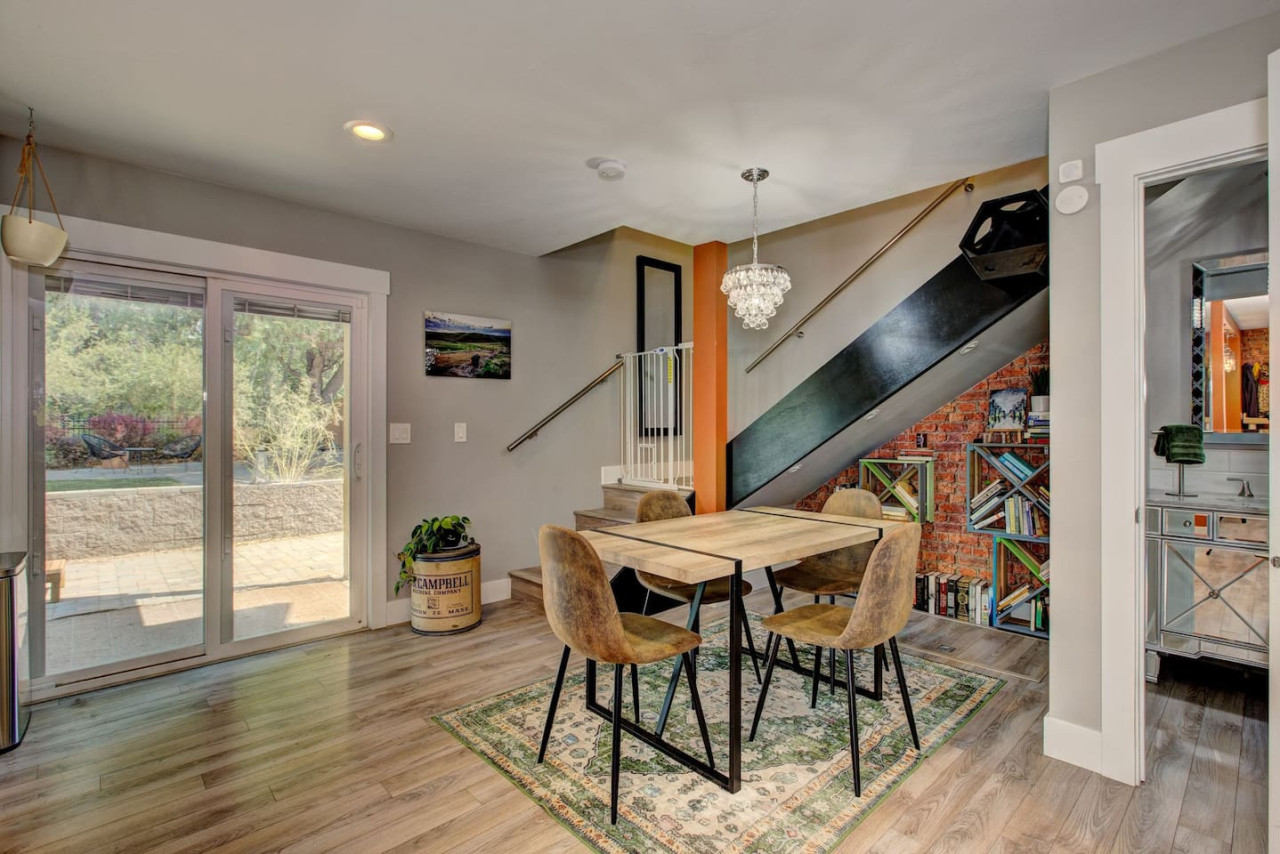 urban-cowgirl-on-boise-greenbelt/