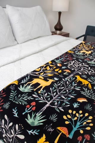 Newly Renovated | Clean | 2 Bedrooms Private Suite