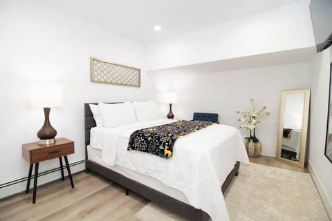 Newly Renovated | Clean | 2 Bedrooms Private Suite