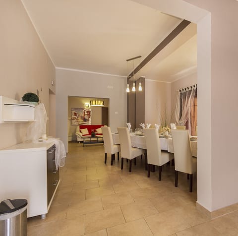 Villa Spacious - Unit 370575-13