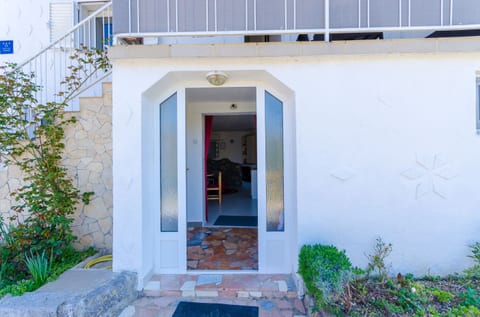 House Ana - Unit 374912-13
