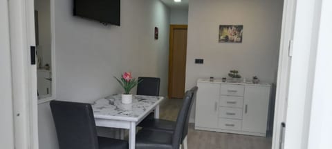 Apartment T & P - Unit 375539-13