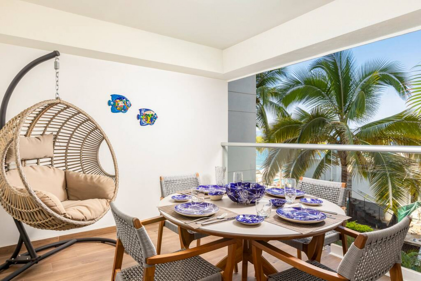 vibrant-beachfront-studio-breakfast-included/