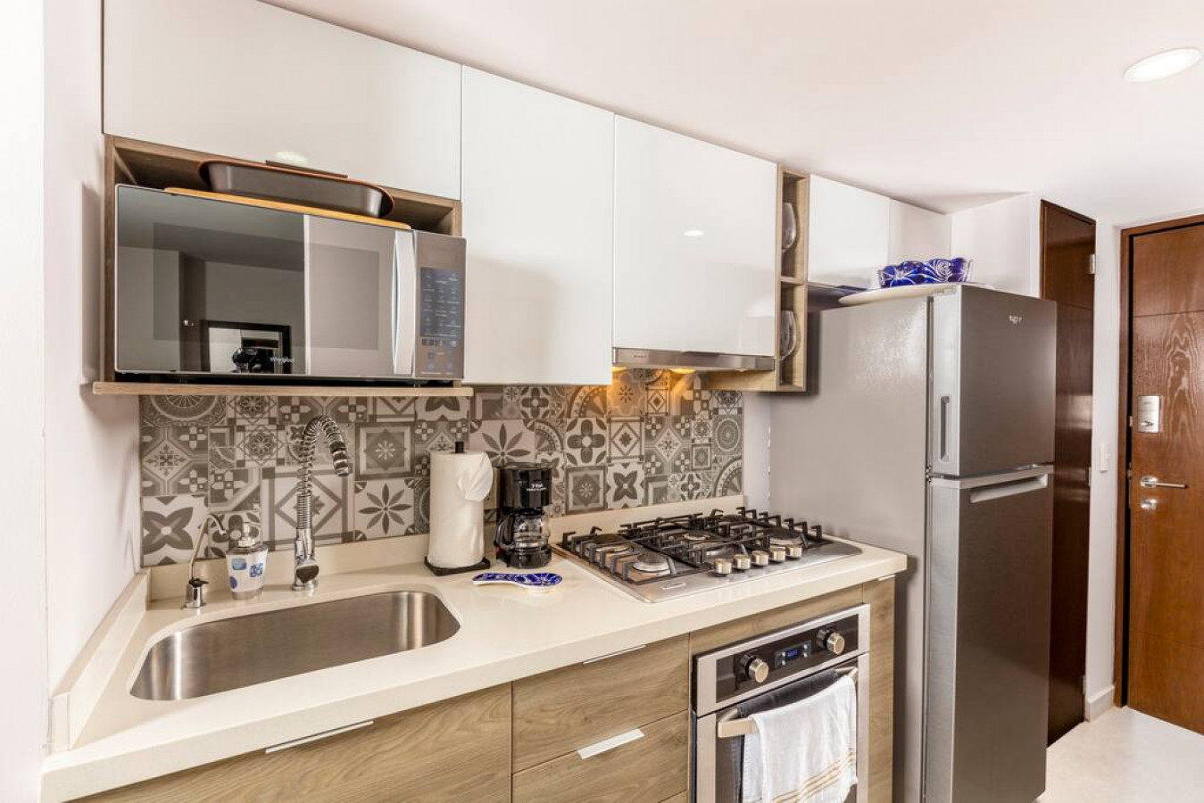 vibrant-beachfront-studio-breakfast-included/