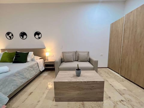 Luxury Stay at Menesse 08 – Pool, Jacuzzi, Sauna & Gym Included