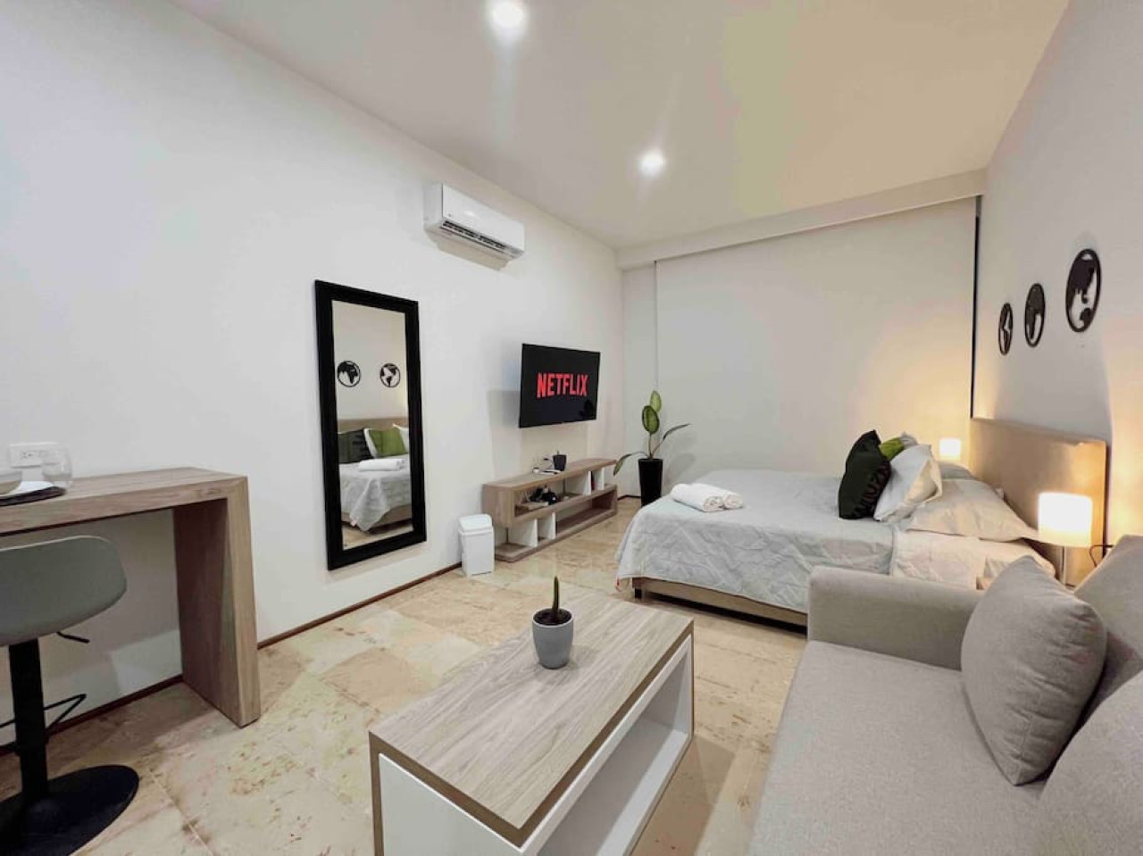 luxury-stay-at-menesse-08-pool-jacuzzi-sauna-and-gym-included/