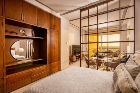 Chic Oceanfront Studio Loft – Unique Art & Views