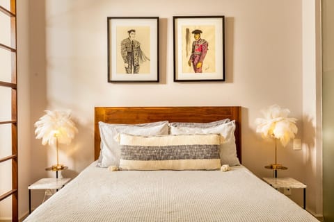 Chic Oceanfront Studio Loft – Unique Art & Views