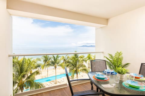 Serene Beachfront Escape – Includes Delicious Breakfast