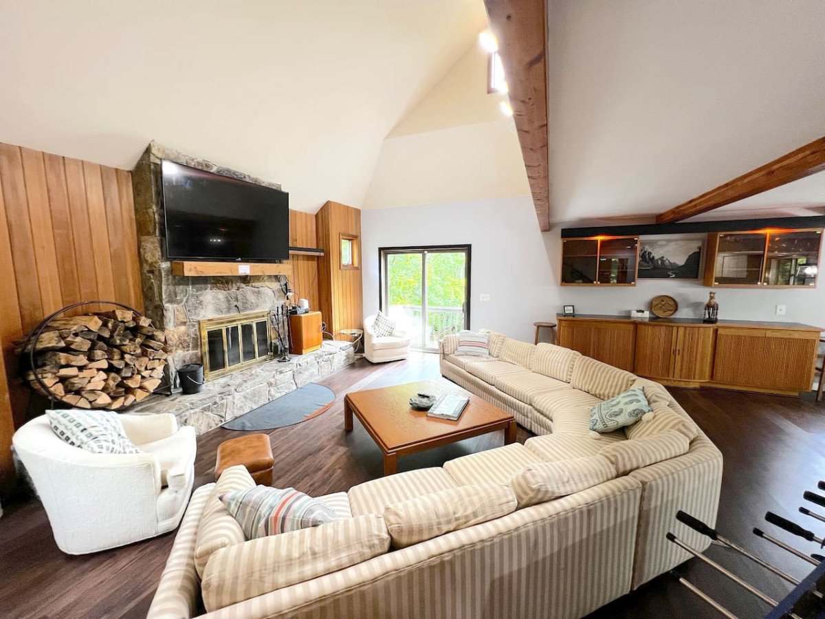 mountain-oasis-hot-tub-sauna-fire-pit-and-more!/