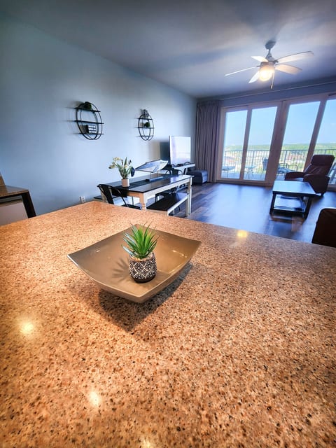 Laketown Wharf 1133