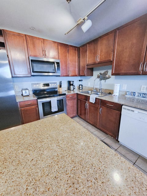 Laketown Wharf 1133